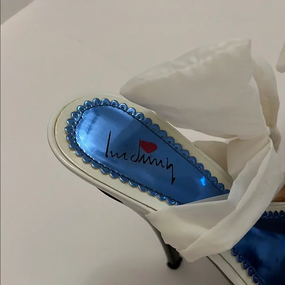 Chic Vintage White & Black Women's Stilello Heels with Lace Up Detail Size 8 - Picture 4 of 11